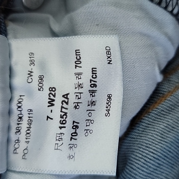 Levi's Denizen Denim Mom Shorts/ 28. - Picture 9 of 9